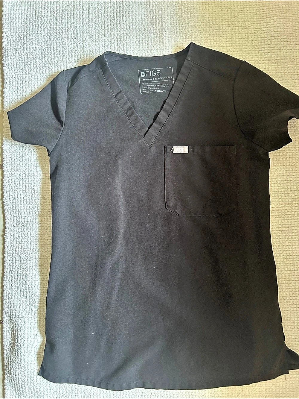 FIGS Casma One Pocket Scrub Top Black V-Neck